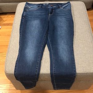 Maurice’s EverFlex High Waisted Jeggings - size 18
